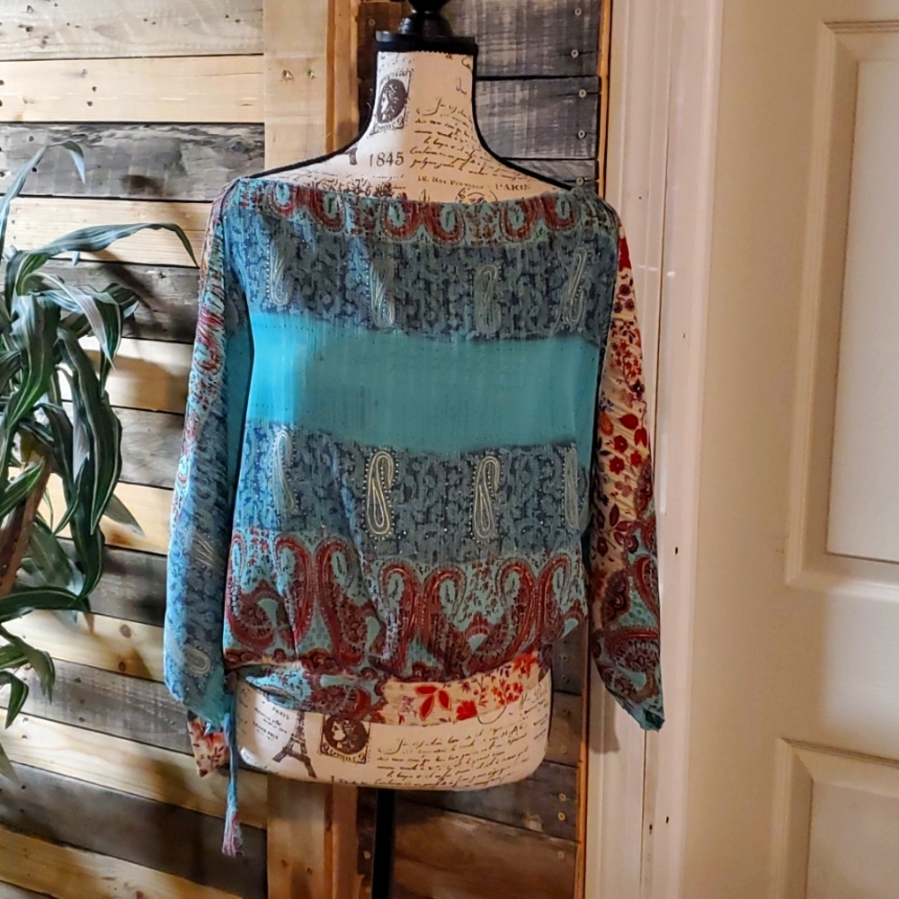 Casual top with wide sleeves womens small